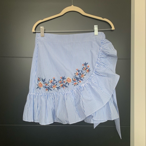 Socialite Dresses & Skirts - Socialite skirt